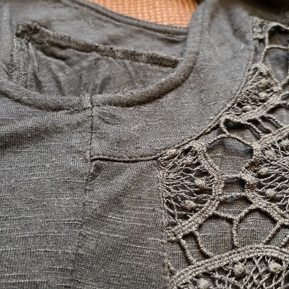 Cutest Ann Taylor Front Crochet Lace Black Tank Top Sz S/P - Picture 12 of 12